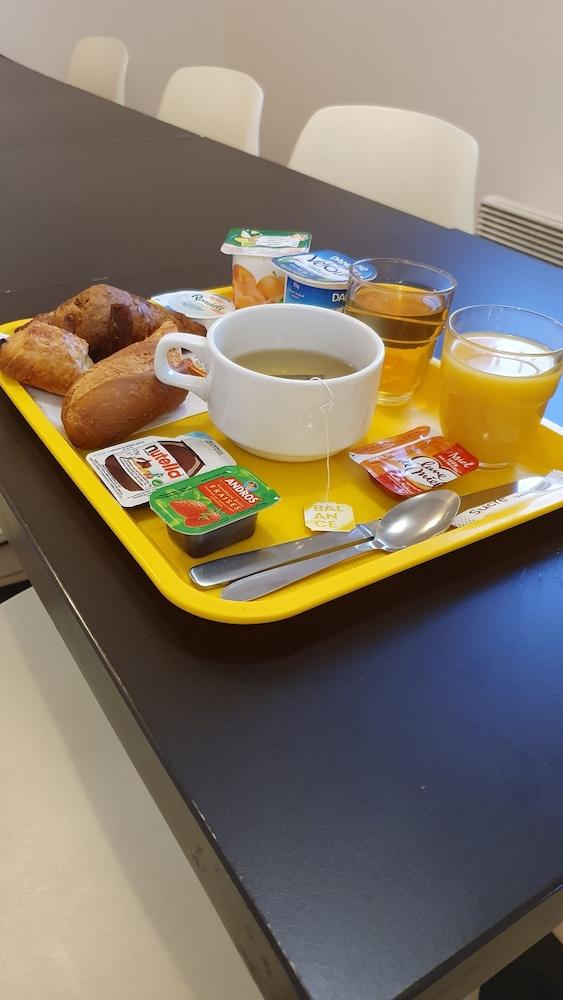 Welcomotel Coignières Kültér fotó