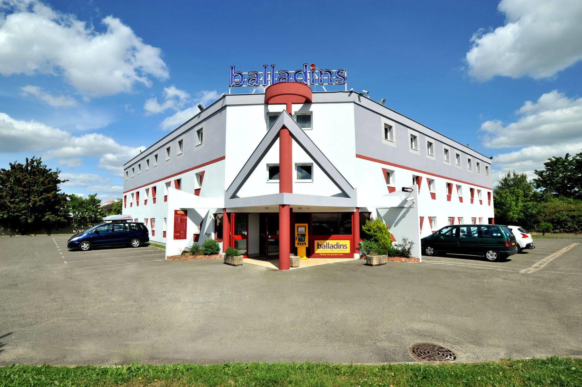 Welcomotel Coignières Kültér fotó