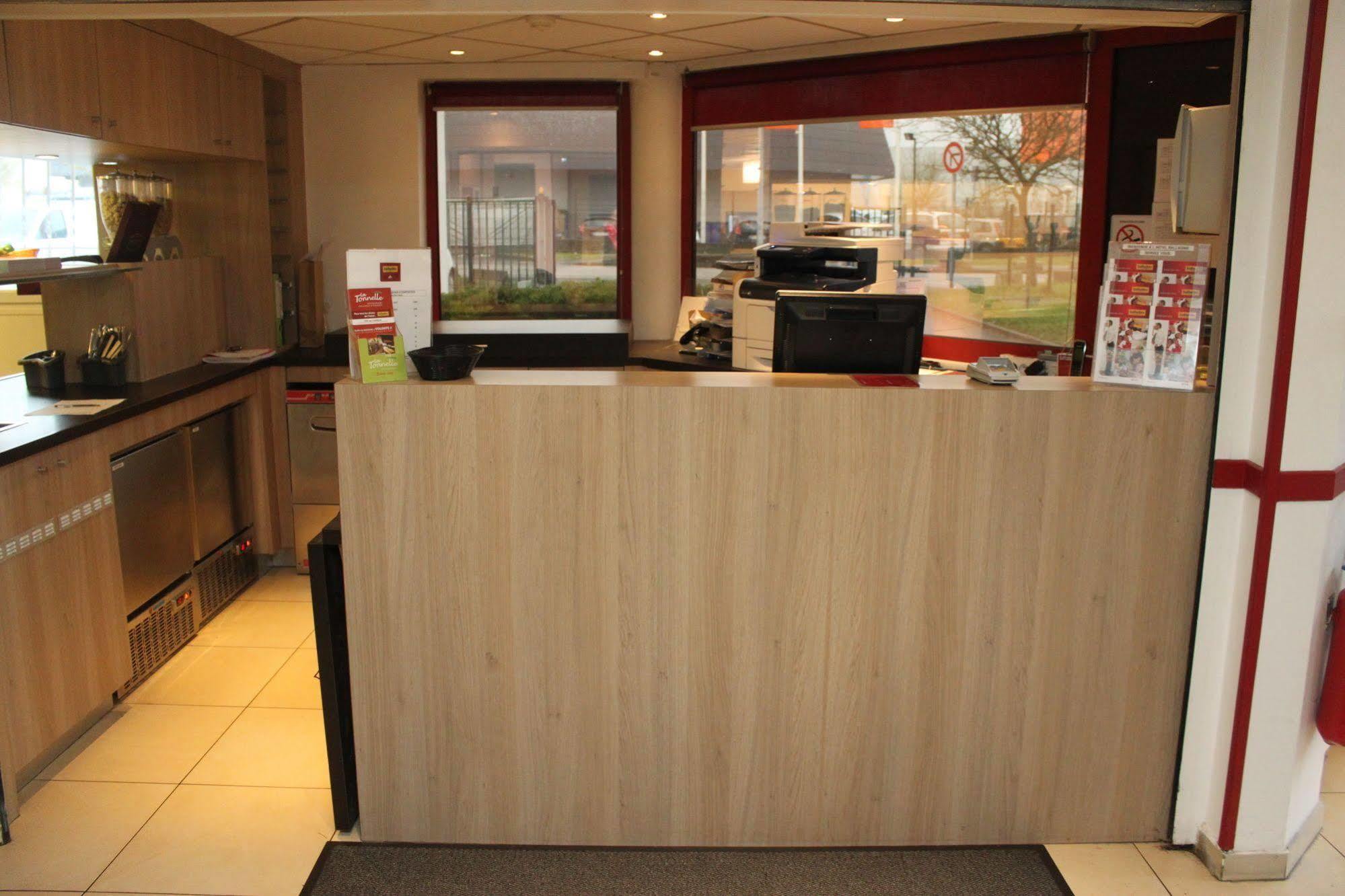 Welcomotel Coignières Kültér fotó