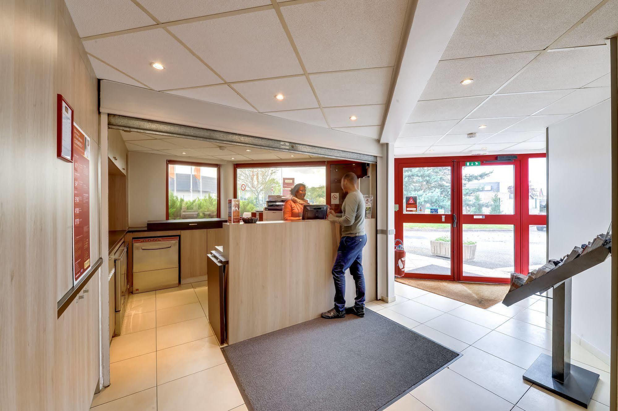 Welcomotel Coignières Kültér fotó