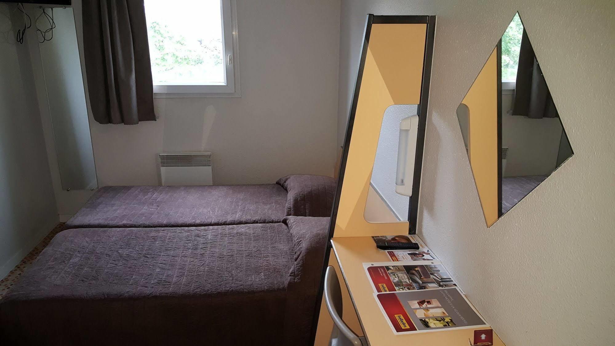 Welcomotel Coignières Kültér fotó