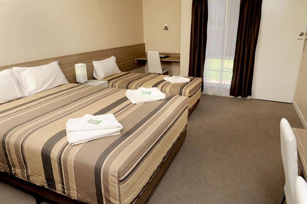 Welcomotel Coignières Kültér fotó