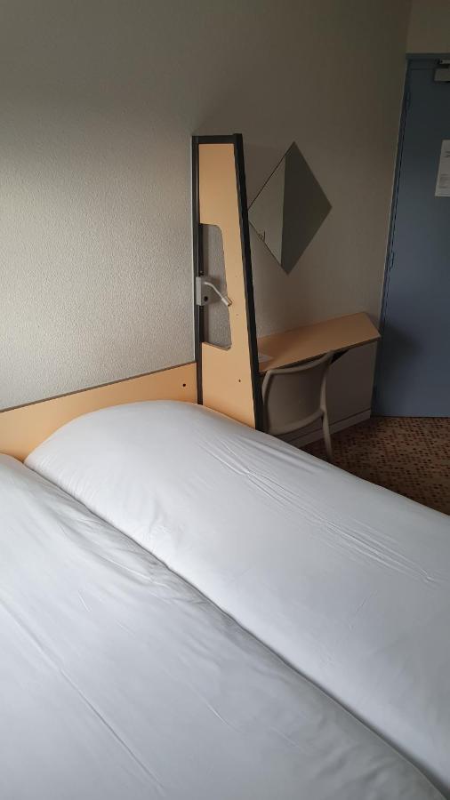 Welcomotel Coignières Szoba fotó